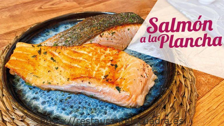 Delicioso salmón a la plancha con ajo y perejil: una receta saludable y fácil de preparar