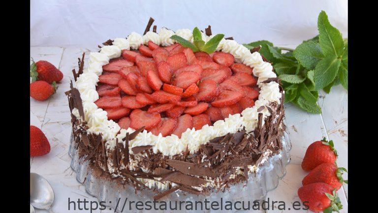 Tarta de fresas con nata y chocolate: una deliciosa combinación de sabores para disfrutar